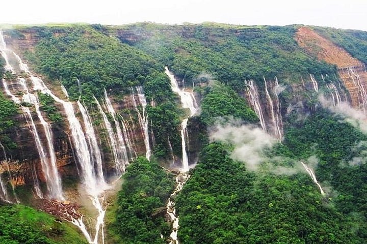  Mesmerizing Meghalaya Tour